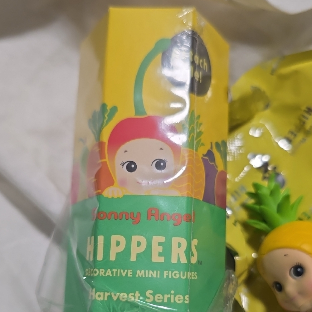 Sonny Angel Pineapple Hipper 100% Authentic - Picture 8 of 11